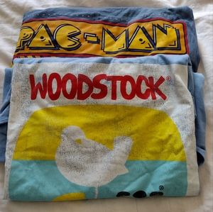 Bundle of 2 mens graphic tees